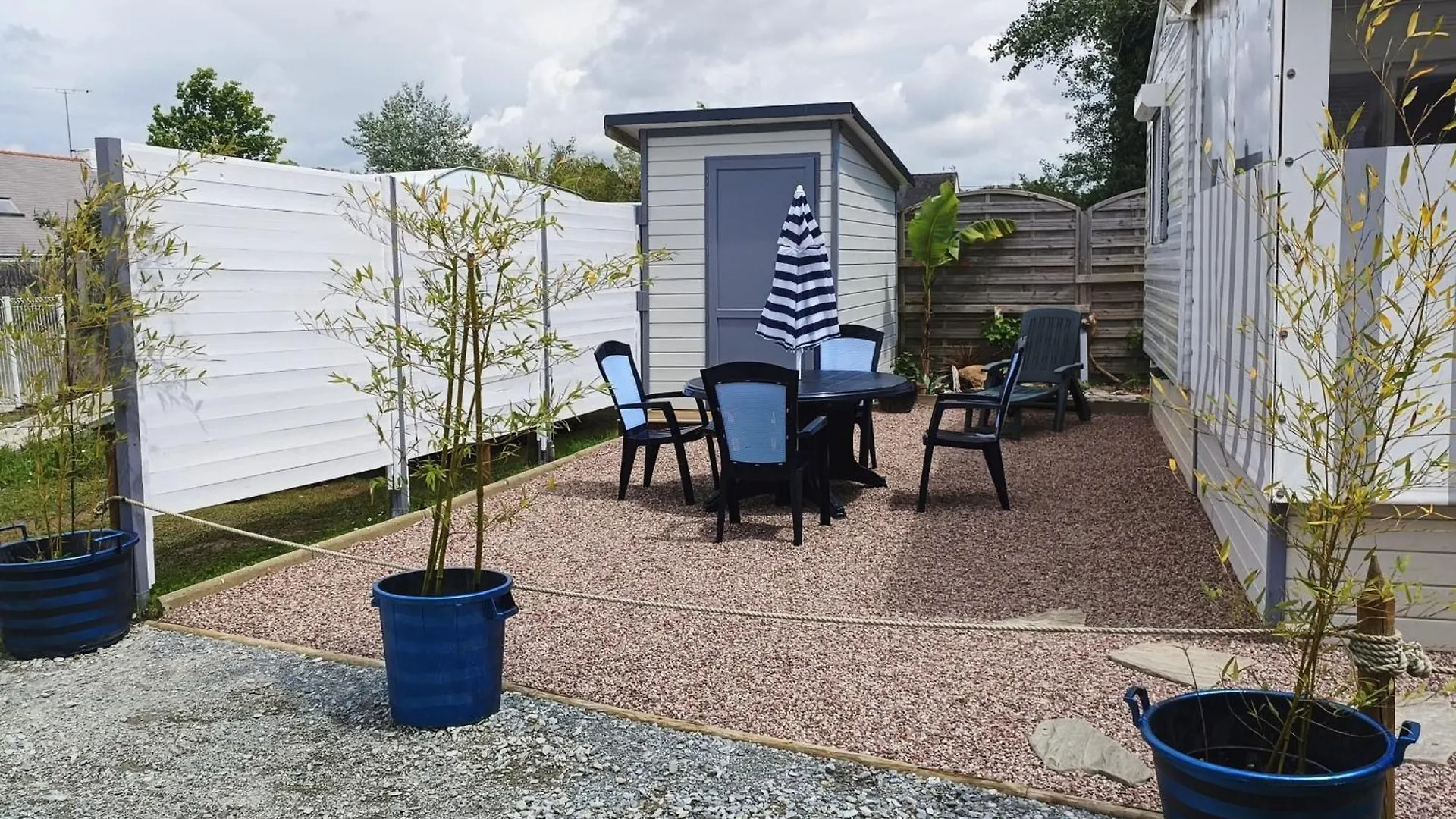 Mobil-Home Dans Camping Calme Penestin